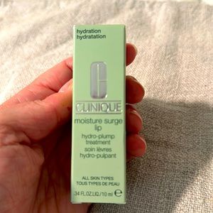 Clinique moisture surge lip treatment, New in Box